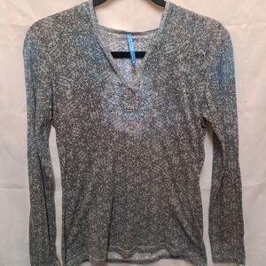Kuhl Basel Burnout Floral Hoodie Top Size Med Long-sleeved Gray layering top